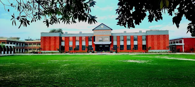 Main entrance of Prof. Rana Asghar Ali Academic Block GGCB